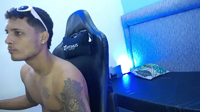 The_twinks_ Live XXX Chat