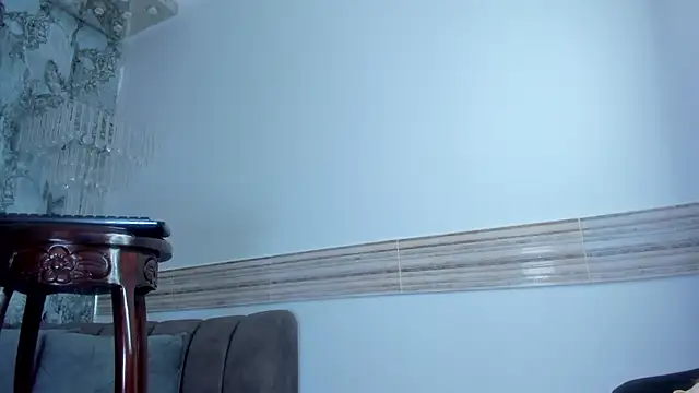 Sophi_Johnson Adlı Modelin Canlı XXX Sohbeti