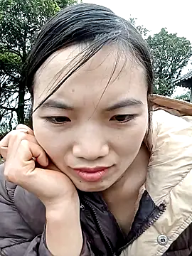 ngan-cute Chat XXX live