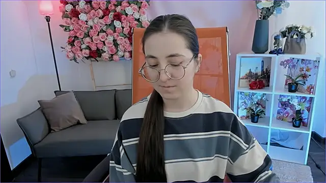 VirtuallVoyant Chat XXX live