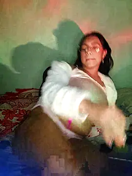 Chat +18 de Linda_Saenz_ ao vivo