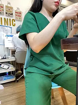 Show modela Clinic_Sexy na web-kameri