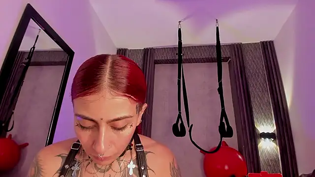 selene_red_'s Live XXX Chat