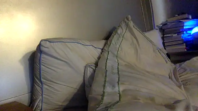 StuntingSpunMarine69 Show in webcam