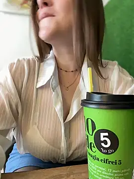 CrazyToriのライブXXXチャット