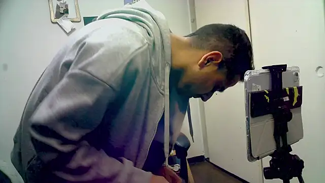 YoungStallionXL Webcam Show