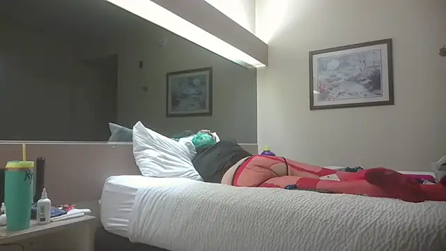 AskAveryAnything Show in webcam