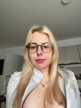 Livewithlucy 现场XXX聊天