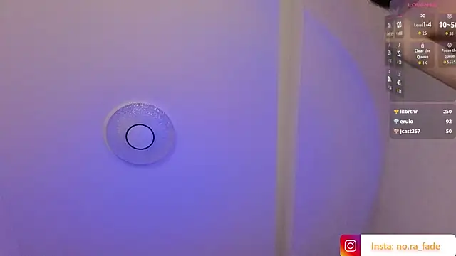 Chat +18 de kaya_scodelario1 ao vivo