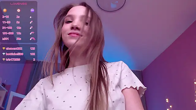 แชท XXX สดของ Adria_Arjona