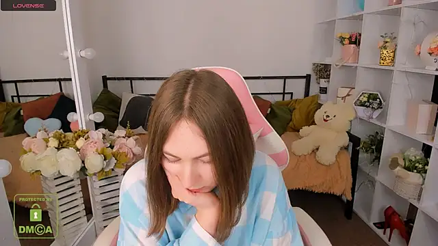 Elma_Lily Chat XXX in diretta