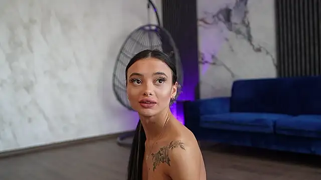 Pertunjukan Kamera Web RachelRavee