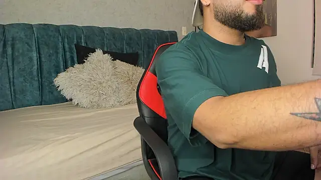 Harrishairy's Live XXX Chat