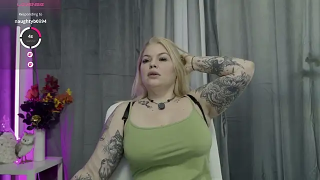 Issa_Jo élő XXX-chatje