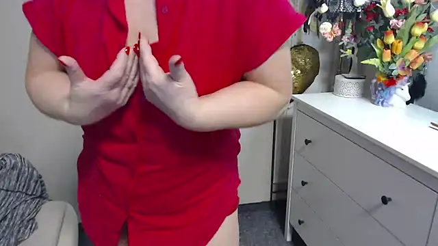 Pokazy przed kamerką – Adelewildx