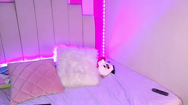 Chatroom XXX en direct de AliiceBrown_