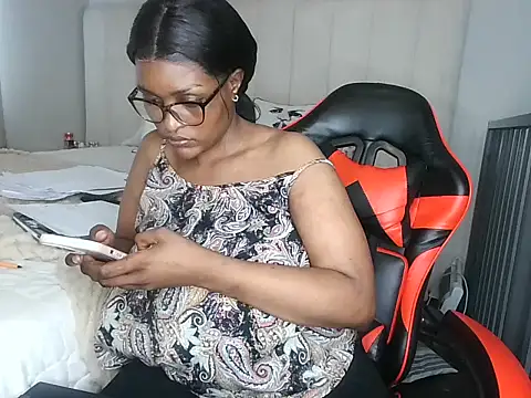 Bustygoddess32 Chat XXX live