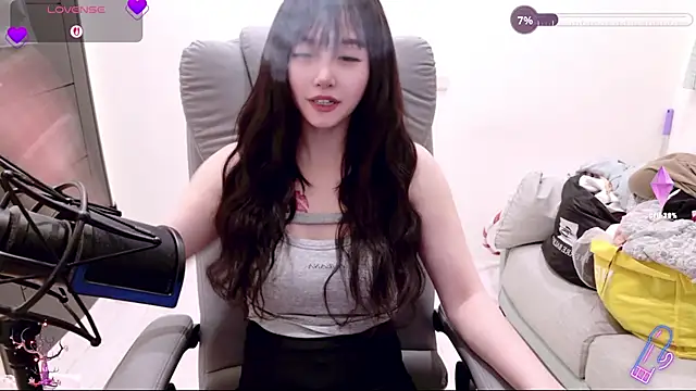 Khaleesi_ying_ Chat XXX live