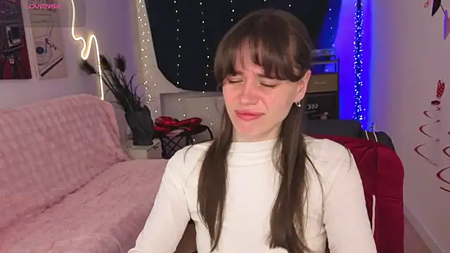 Emillias: онлайн-секс-чат