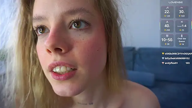 TiffinyMergist: онлайн-секс-чат