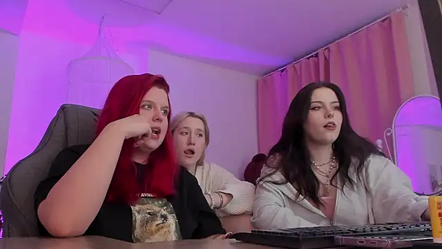 NattInRed's Live XXX Chat