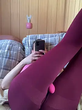 Show modela Midnight_Munch na web-kameri