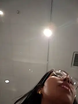 SheenaBrooke: διαδικτυακό σόου στην κάμερα