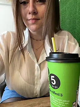 XXX chat uživo modela CrazyTori