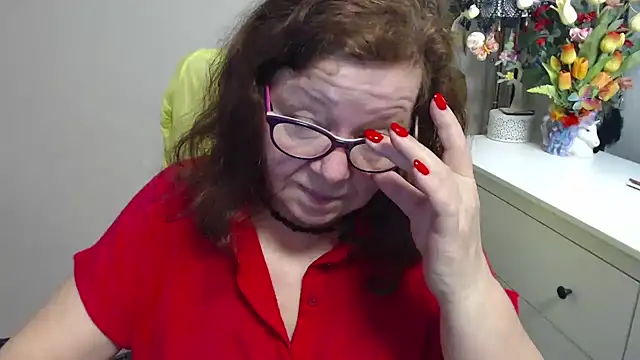 Pokazy przed kamerką – Adelewildx