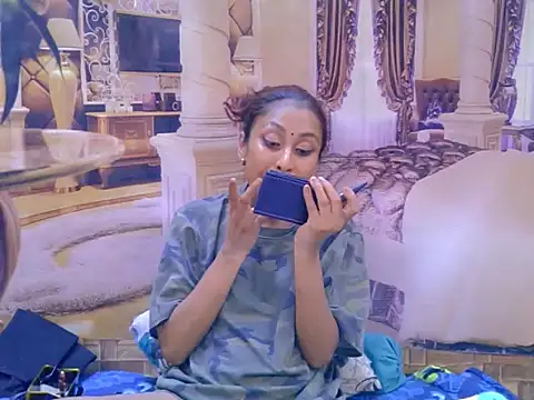 IndianSexyButt live XXX chat