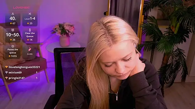 Millie_Vanillies Chat XXX in diretta