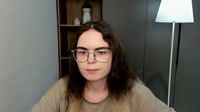 Онлайн чат XXX MyrlZangger