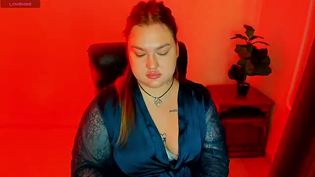 Show modela Sofiawetsweet na web-kameri