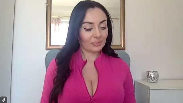 StellaSensual Adlı Modelin Canlı XXX Sohbeti