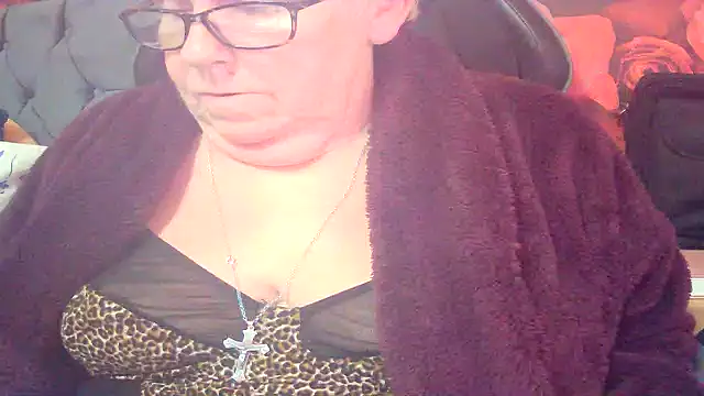 Playful_MILF_Demi Chat XXX live