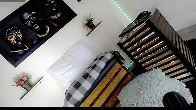 Show modela NathalialLooes na web-kameri