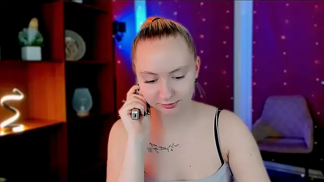 mila_glow1 现场XXX聊天