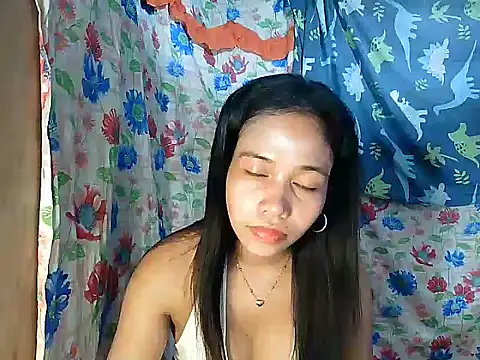 PinaySkinnyGirl's Live XXX Chat