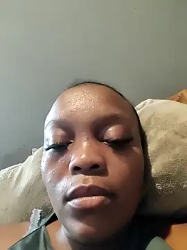 XXX chat uživo modela EbonyBuu