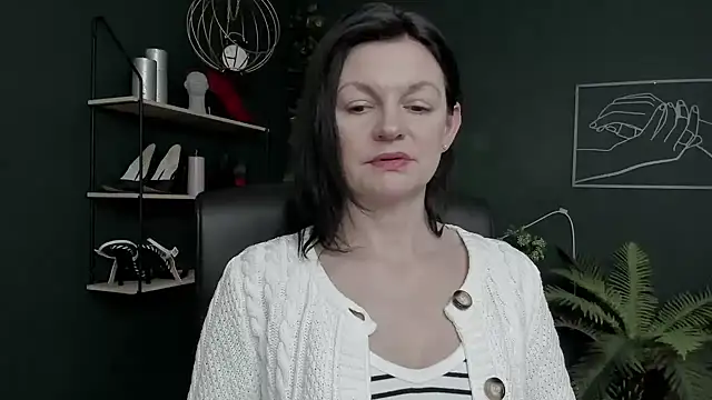 XXX chat uživo modela VivianWILD