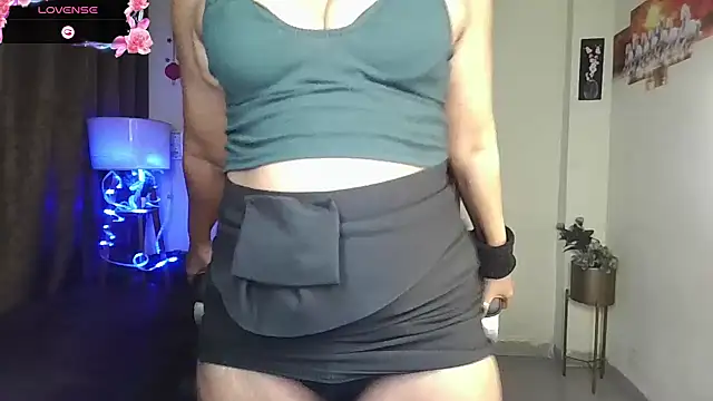 Chat XXX en directo de Black-Pearll