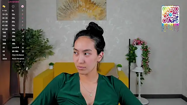 FlirtyAuran Live XXX chat