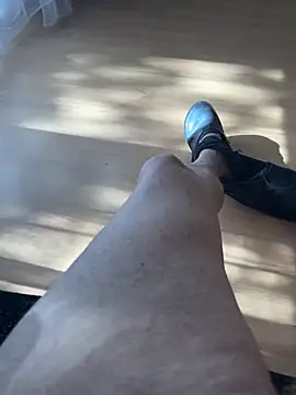 csikar: διαδικτυακό σόου στην κάμερα