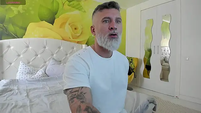 BlowMyXXL Live XXX-chat