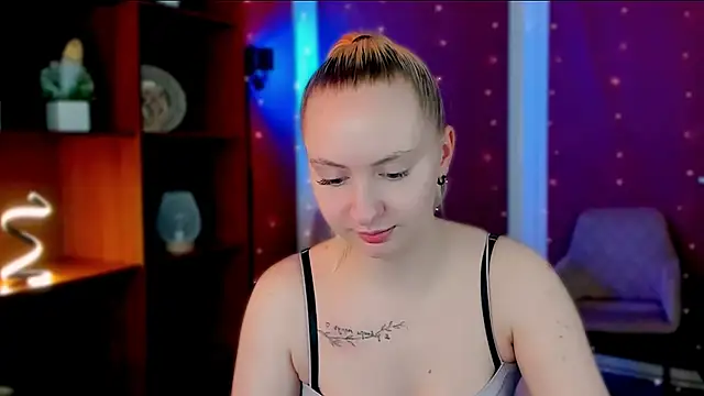 mila_glow1's Live XXX Chat