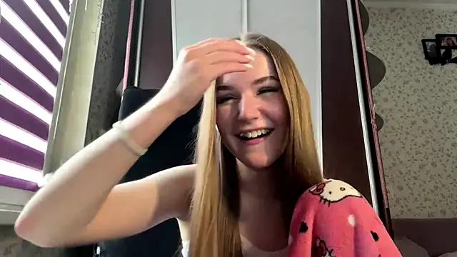 TinyTifa Webcam Show