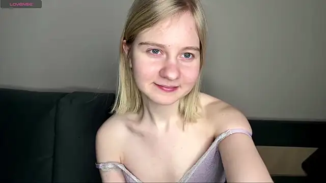 OdelinaFicken Show in webcam