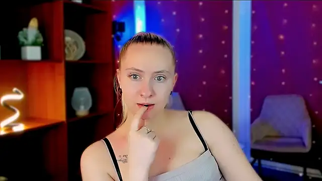 mila_glow1's Live XXX Chat