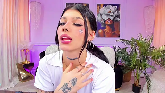 Chat +18 de YasminWild ao vivo