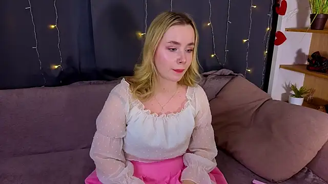 Chat +18 de IvetteLabore ao vivo